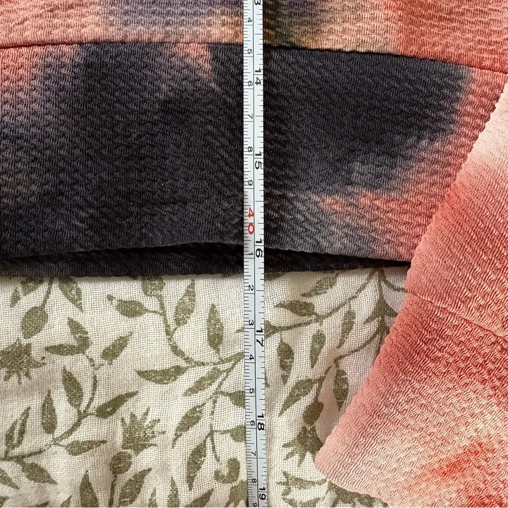AQ-Sport XL Tie-Dye Hoodie in Pink, Peach, and Black Waffle-knit - Picture 7 of 12